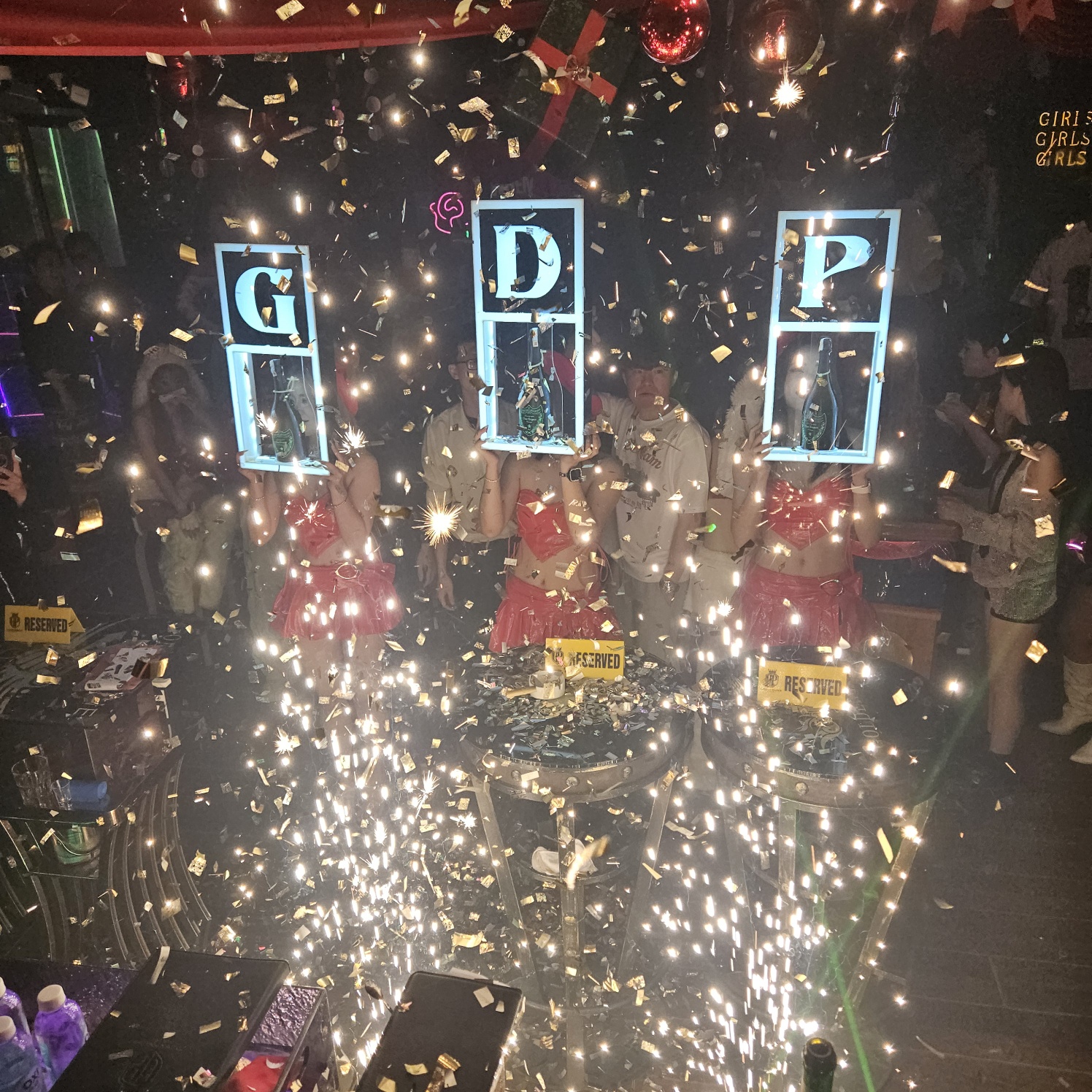 다낭 뉴골든파인 GDP 샴페인 스파클러 이벤트